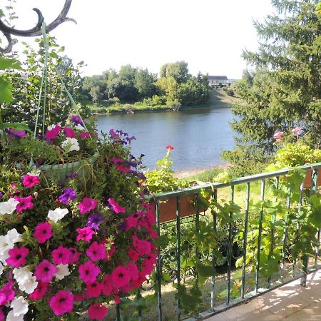 Le Jardin Des Cygnes Bed & Breakfast Pineuilh Exterior foto